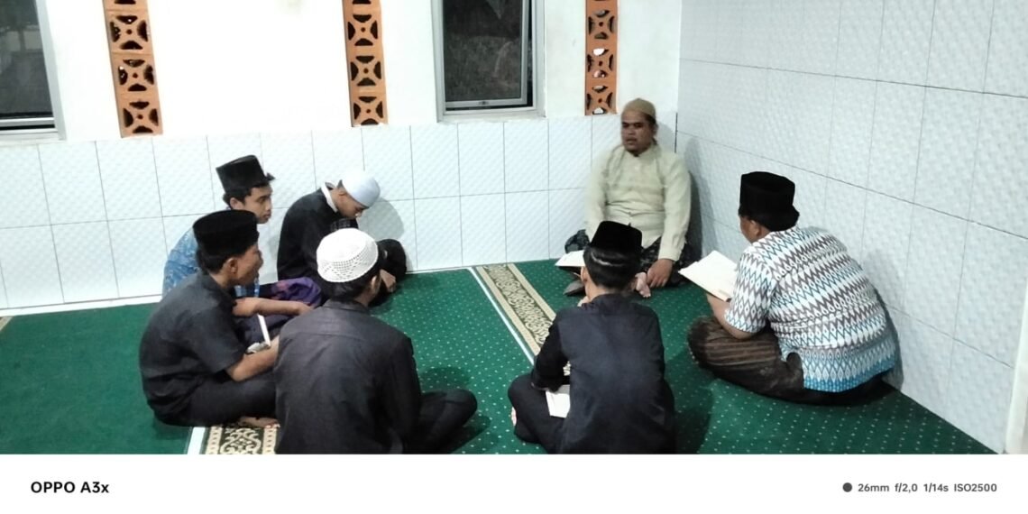 Penyuluh KUA Surade Evaluasi Bacaan Al-Qur’an Santri An-Najm