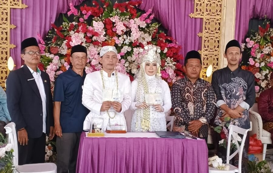 Mengawali Bahtera Rumah Tangga, Penghulu KUA Cibitung Pimpin Akad Nikah dan Berikan Nasihat