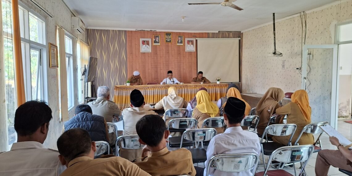 KUA Cibitung Perkuat Mental Spiritual Aparatur melalui Pengajian Keagamaan