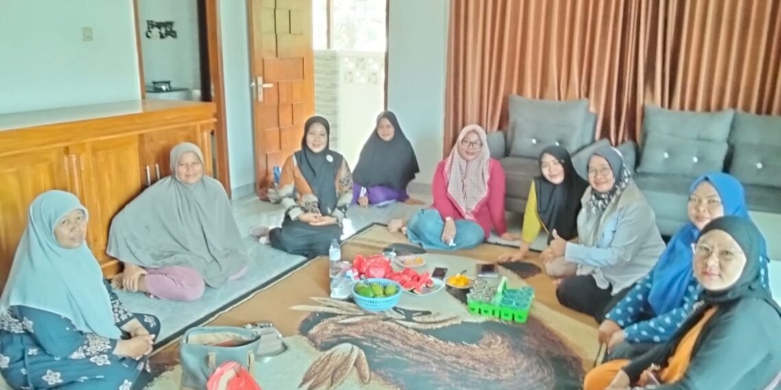 Penyuluh KUA Ciracap Bersinergi dalam Persiapan Binwil Desa Mubarokah