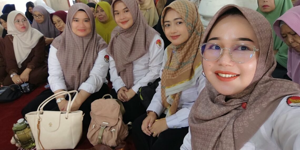 Perkuat Silaturahmi dengan Majelis Taklim, Jajaran KUA Cibadak Hadiri Maulid Nabi di MT Al-Mansyuriyah
