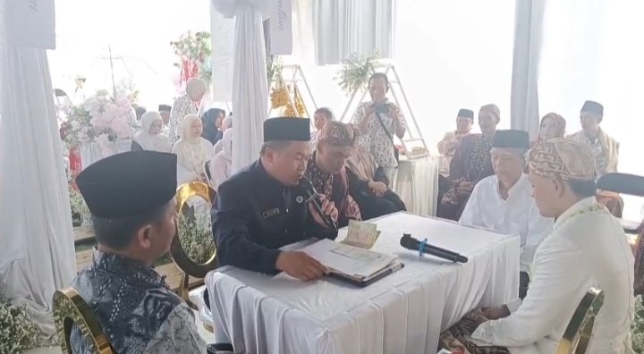 Hadir di Tengah Masyarakat, KUA Cisaat Layani Pencatatan Pernikahan di Cijambu