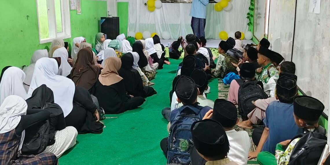 Tanamkan Akhlak Rasulullah, Penyuluh KUA Sukalarang Bekali Siswa MDTU Al-Ikhlas dengan Empat Sifat Wajib Rasul