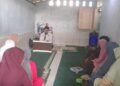 Penyuluh KUA Cibitung Sampaikan Kajian Hadits Arbain Ke-1 di Majelis Taklim Al-Hadad