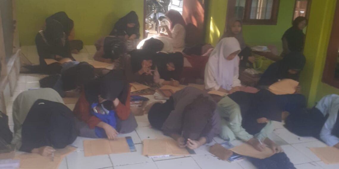 Penyuluh KUA Jampangkulon Bekali Remaja Pesantren tentang Keutamaan Menuntut Ilmu