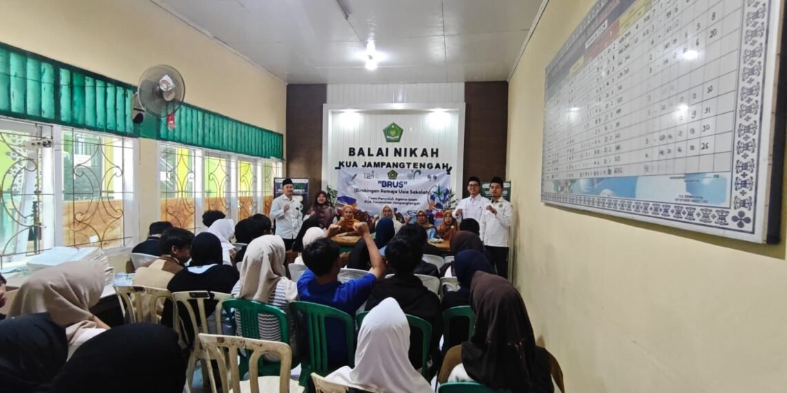 Rangkul Remaja, KUA Jampangtengah Bekali Siswa SMK Al-Mizab melalui BRUS