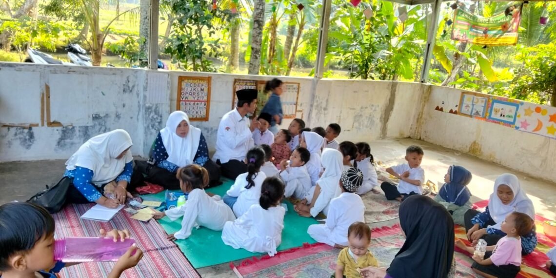 Perkuat Kemampuan Baca Al-Qur’an, Penyuluh KUA Cibitung Laksanakan Pembinaan BTQ di Desa Cibitung