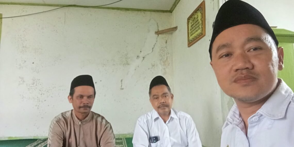 Suling Hadir di Tengah Pekerja Perkebunan, Penyuluh KUA Sukabumi Perkuat Nilai Keagamaan