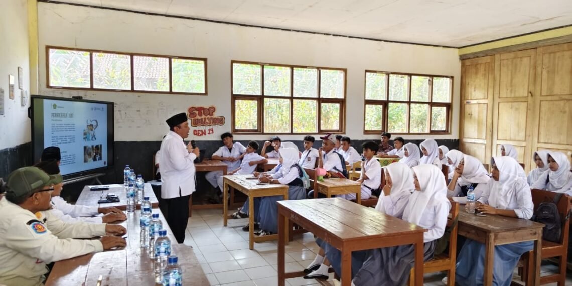 Penghulu KUA Ciracap Dorong Remaja Cegah Pernikahan Dini melalui BRUS