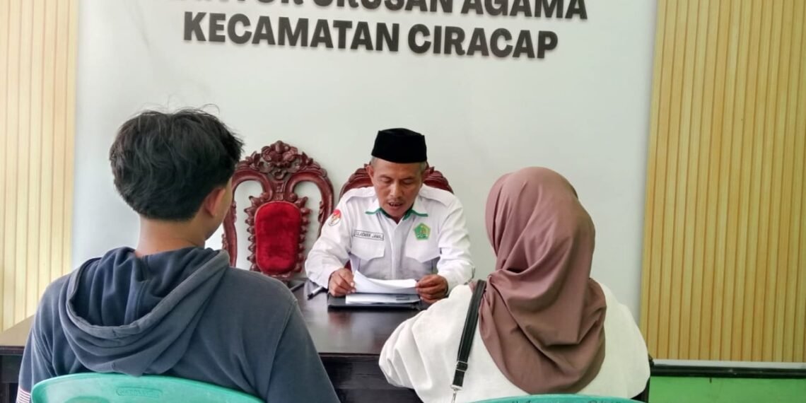 KUA Ciracap Bantu Calon Pengantin Siapkan Administrasi Nikah di Luar Kecamatan