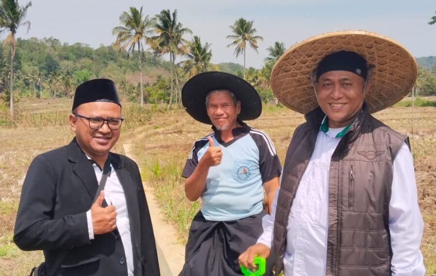 Pastikan Data Wakaf Sesuai Kondisi Lapangan, KUA Jampangkulon Lakukan Verifikasi di Mekarjaya