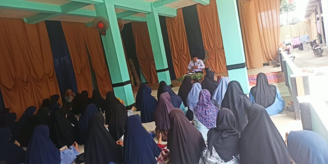 Penyuluh KUA Kalapanunggal Bahas Tanda Cinta Sejati kepada Allah Swt. di Majelis Taklim Ar-Ridho