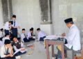 Perkuat Kemampuan Baca Tulis Al-Qur’an, Penyuluh KUA Cibadak Bahas Ketepatan Penulisan Huruf Hijaiyah
