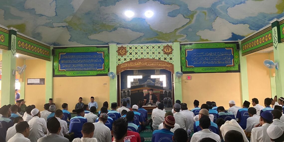 Penyuluh KUA Nagrak Bimbing Warga Binaan Lapas Warungkiara melalui Muhasabah dan Pengembangan Diri