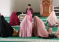 Penyuluh KUA Parungkuda Berikan Penyuluhan Keluarga Sakinah di MT Raudhatul Jannah