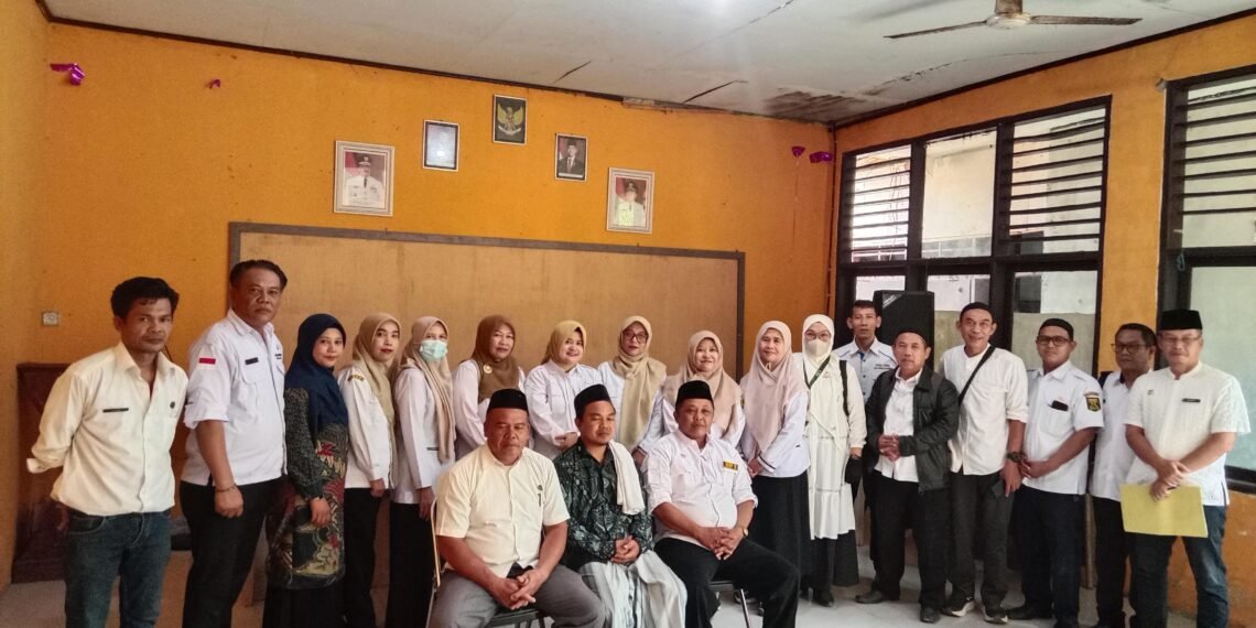 Penyuluh KUA Cisolok Aktif Ikuti Majelis Taklim Aparatur Kecamatan, Bahas Keutamaan Mencari Ilmu