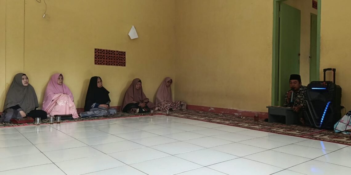 Penyuluh KUA Cikembar Perkuat Keimanan Jemaah Majlis Taklim Al Humaeroh