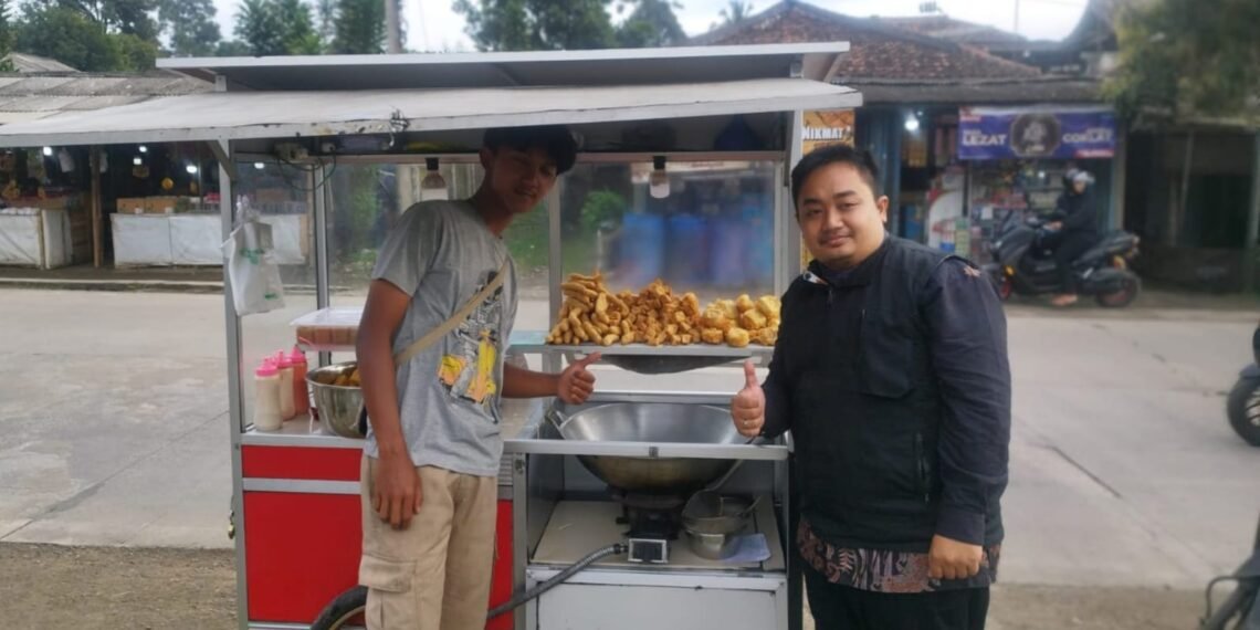 Penyuluh KUA Bantargadung Dampingi Pelaku Usaha Ajukan Sertifikasi Halal