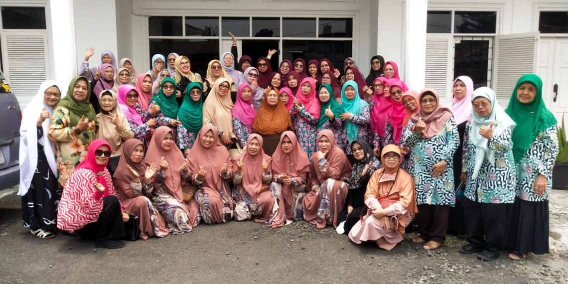 Penyuluh KUA Cisaat Jalin Silaturahmi Bersama BKMM melalui Peringatan Maulid Nabi