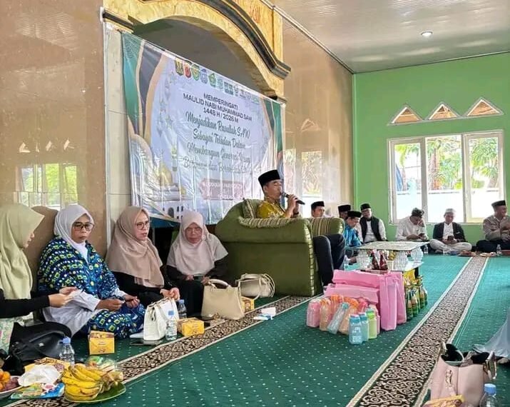 Maulid Nabi di Masjid Aparatur, Penyuluh KUA Parungkuda Sampaikan Pesan Akhlak