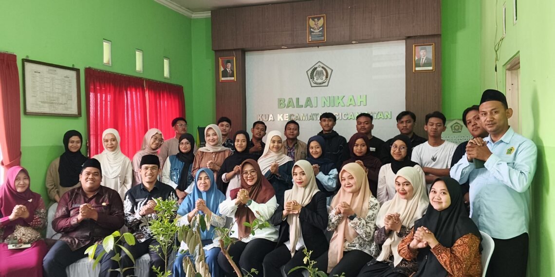 KUA Cicantayan Tanamkan Nilai Ekologi melalui Gerakan Satu Pasangan Catin Satu Pohon