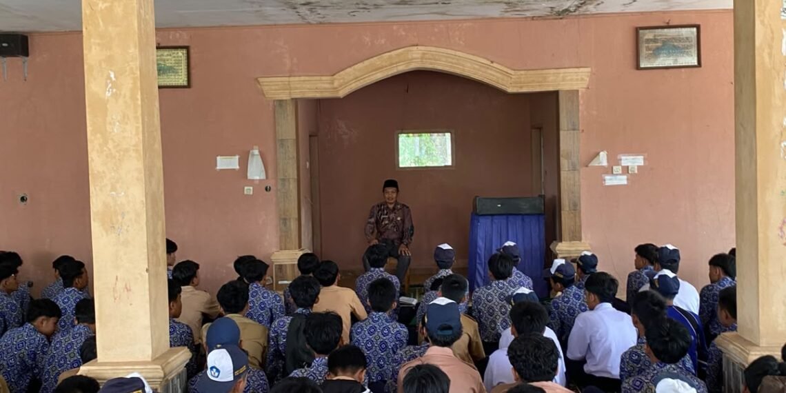 KUA Lengkong Dampingi Program Guru Ngaji Masuk Sekolah melalui Bimbingan Tahsin Al-Qur’an