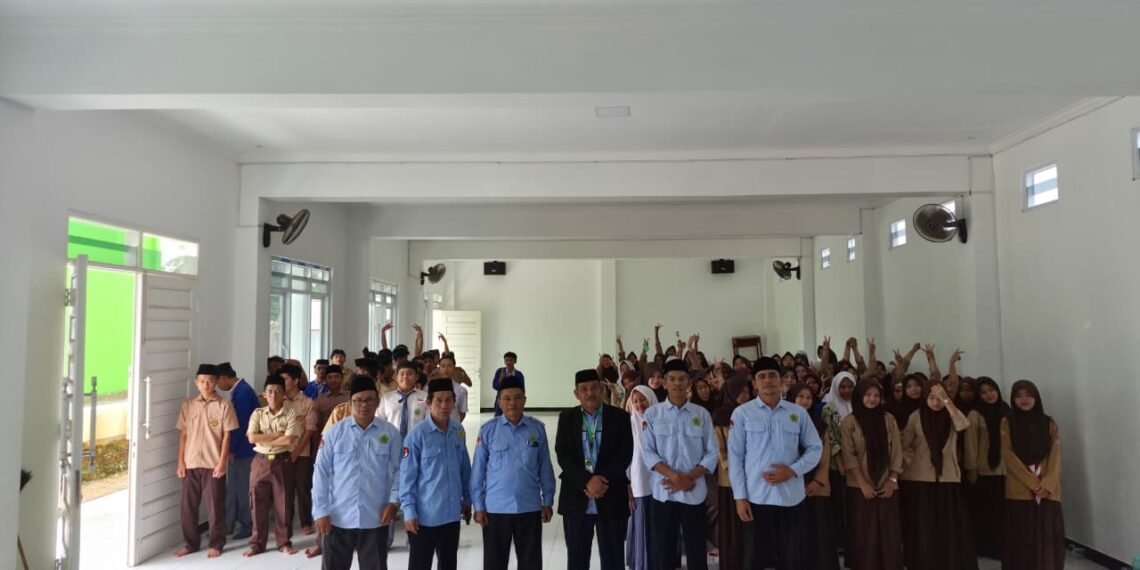 KUA Kadudampit Edukasi 110 Siswa MA Roudhatul Ulum, Cegah Pernikahan Anak