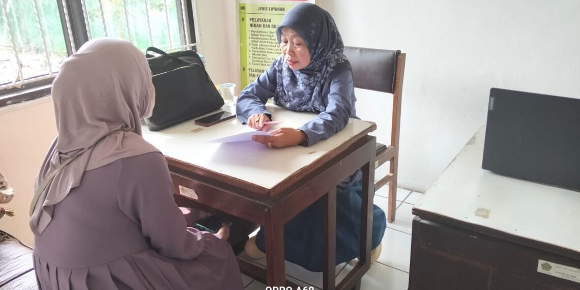 Penyuluh KUA Cibadak Berikan Layanan Konsultasi Perkawinan kepada Masyarakat