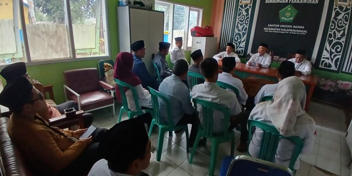 Perkuat Sinergi dengan Tokoh Masyarakat, KUA Kalapanunggal Sosialisasikan Program Kementerian Agama