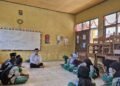 Perkuat Kemampuan Baca Al-Qur’an, Penyuluh KUA Cibitung Bimbing Tahsin Surah Al-Falaq di MDTU Az-Zahra