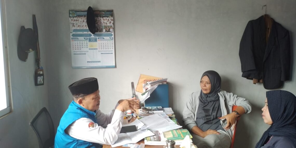 Tertib Administrasi, Penghulu KUA Kabandungan Edukasi Masyarakat tentang Prosedur Pendaftaran Nikah