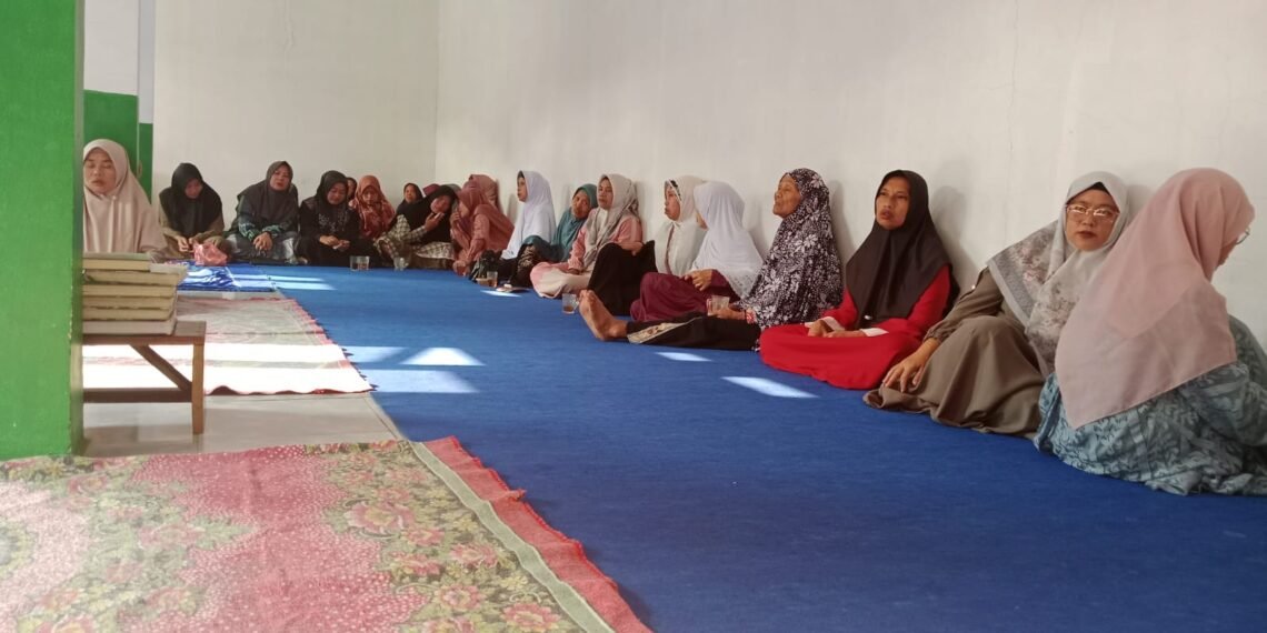 Penyuluh KUA Kalapanunggal Perkuat Pemahaman Keagamaan Jemaah MT Nurul Ihsan