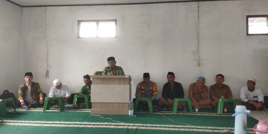 Kepala KUA Sagaranten Hadiri Pengajian Syahriyahan Alimil Ulama