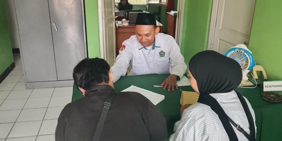 Bekali Kesiapan Calon Pengantin, Penyuluh KUA Cicantayan Berikan Edukasi Pranikah