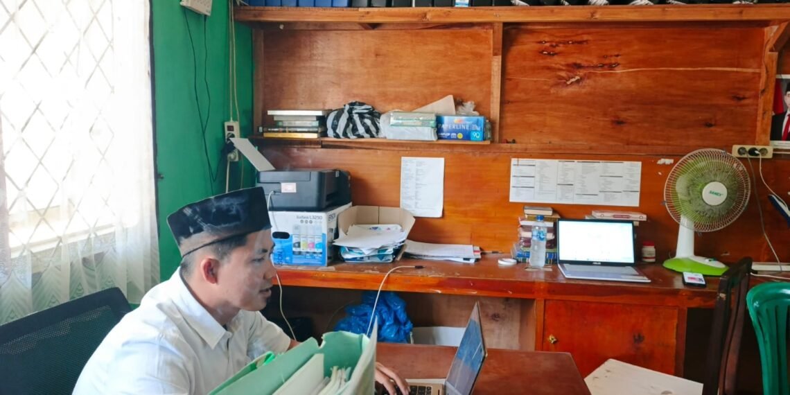 Penyuluh KUA Bantargadung Tertibkan Data Tiga Majelis Taklim melalui Simpenais