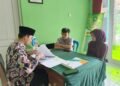Penghulu KUA Cicantayan Validasi Data Calon Pengantin untuk Cegah Kesalahan Buku Nikah