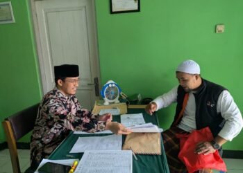 Penghulu KUA Cicantayan Edukasi Calon Pengantin tentang Ketentuan Waktu Pendaftaran Nikah