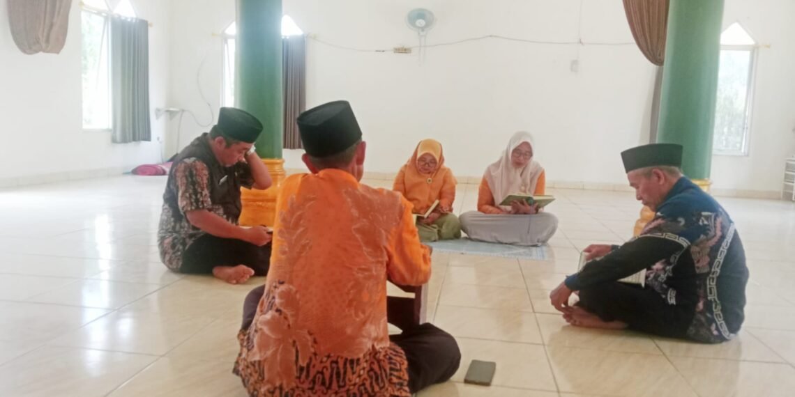 TADABUR Jadi Rutinitas Penguatan Spiritual Pegawai KUA Ciracap
