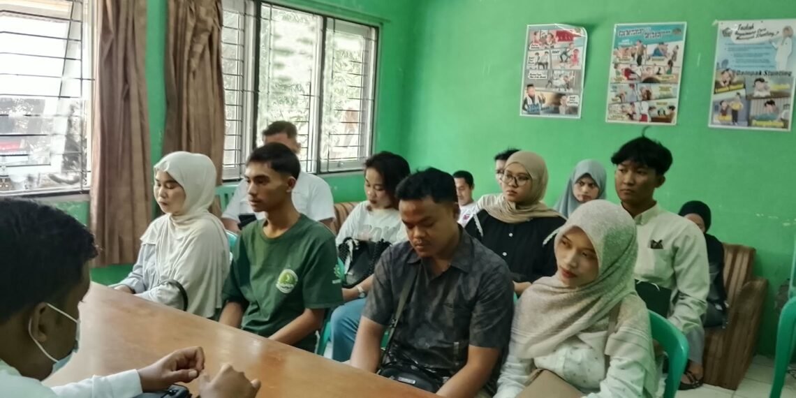 KUA Palabuhanratu Bersama Puskesmas dan DPPKB Berikan Bimbingan kepada Calon Pengantin
