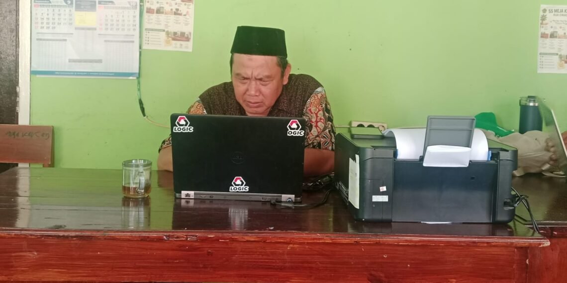 Penghulu KUA Ciracap Perhatikan Ketepatan Data Administrasi Nikah