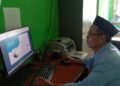 Operator KUA Cibitung Validasi Data Catin melalui SIMKAH 4.0