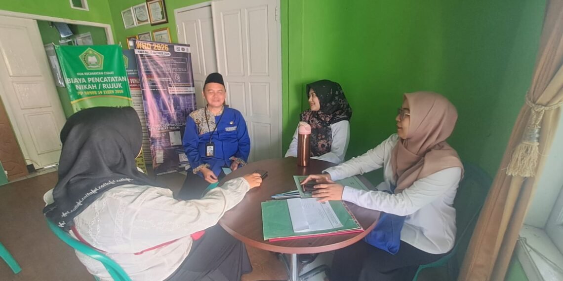 Sinergi KUA dan Dalduk Cisaat, Calon Pengantin Dibekali Kesiapan Berkeluarga