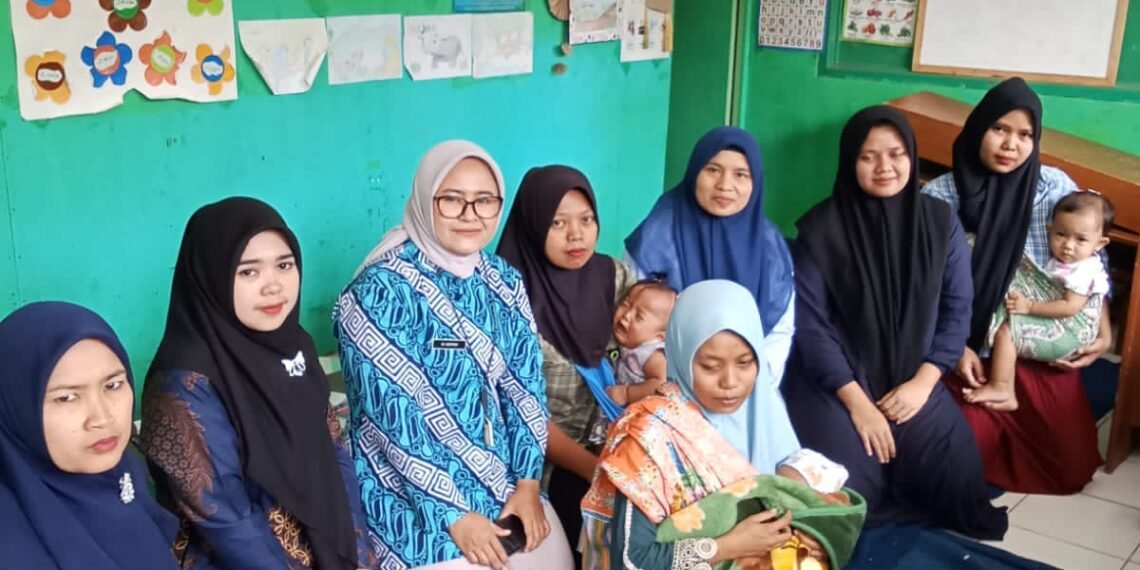 Cegah Stunting Sejak Kehamilan, Penyuluh KUA Sukalarang Edukasi Ibu Hamil di Posyandu Anggrek