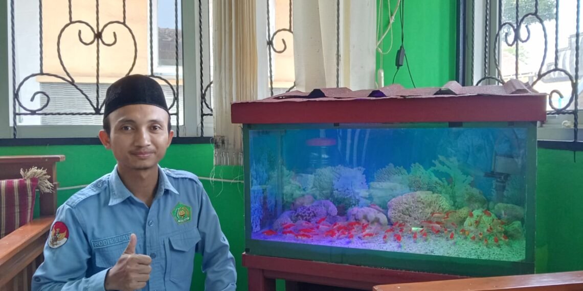 Hadirkan Akuarium dengan Filter Undergravel, KUA Sukalarang Kembangkan Gerakan Ekoteologi di Ruang Pelayanan