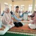 Dukung Tertib Administrasi Keagamaan, Penyuluh KUA Kabandungan Serahkan SKT Majelis Taklim Al-Ikhlas Cipeuteuy
