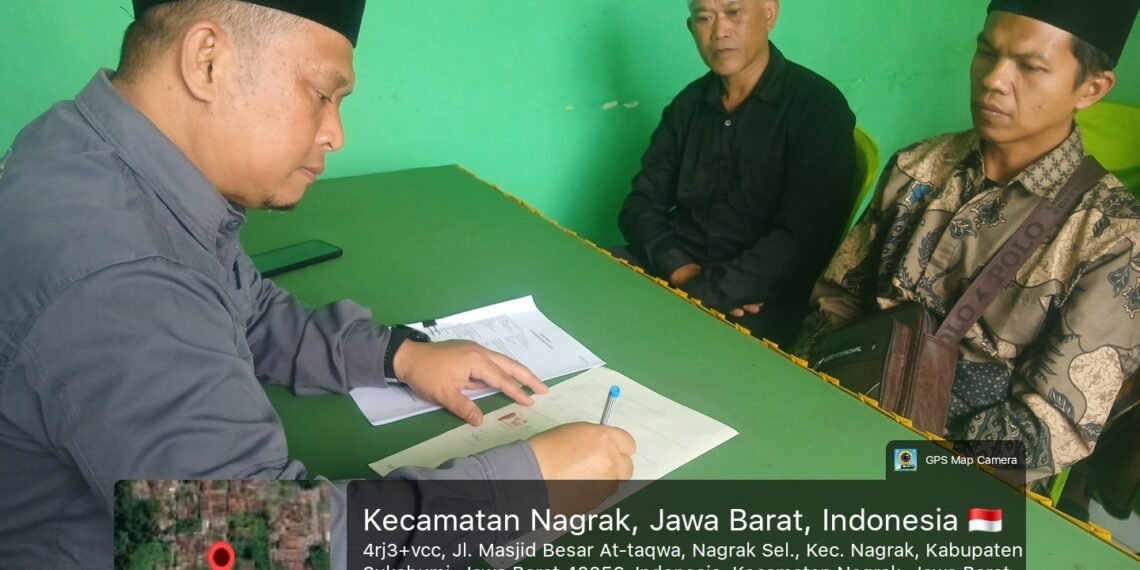Perkuat Kepastian Hukum Wakaf, KUA Nagrak Fasilitasi Penandatanganan AIW
