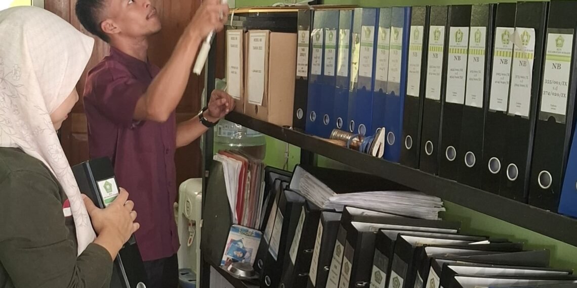 Penghulu KUA Surade Tertibkan Administrasi untuk Perkuat Tata Kelola Kearsipan