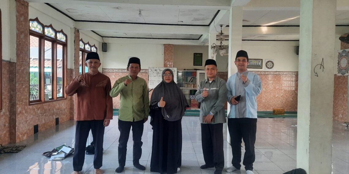 Perkuat Kemampuan Baca Tulis Al-Qur’an, KUA Cisaat Lakukan Pemantauan di SMPN 1 Cisaat