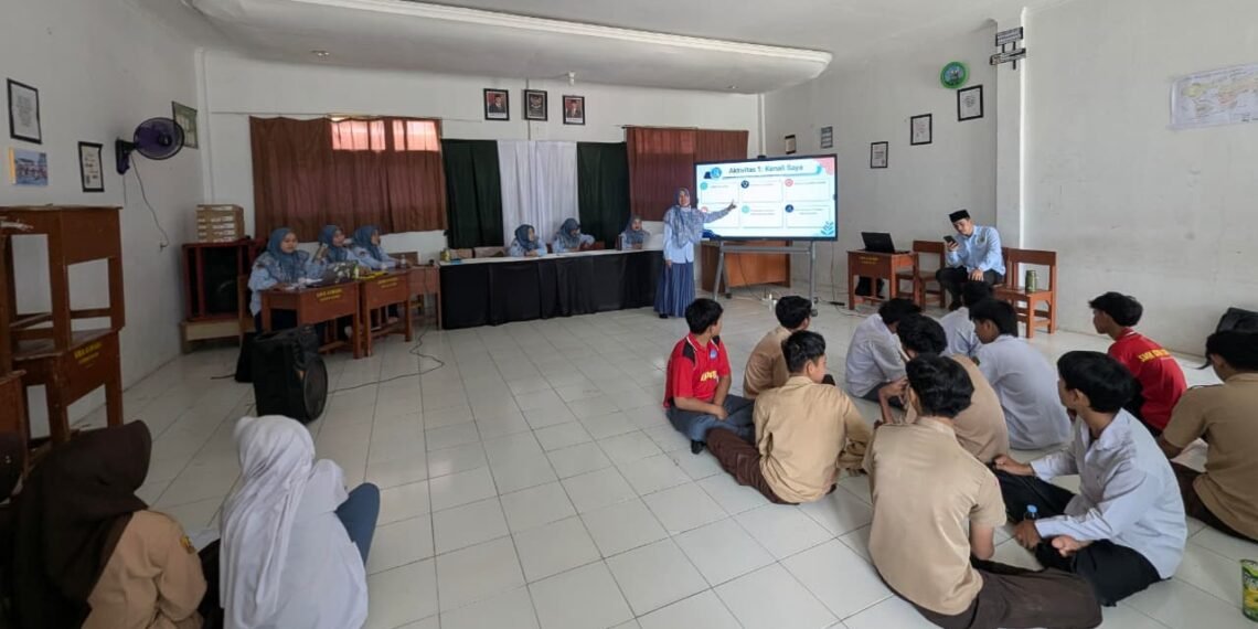 Kenali Potensi Diri Sejak Dini, Penyuluh KUA Cicantayan Motivasi Pelajar Raih Masa Depan