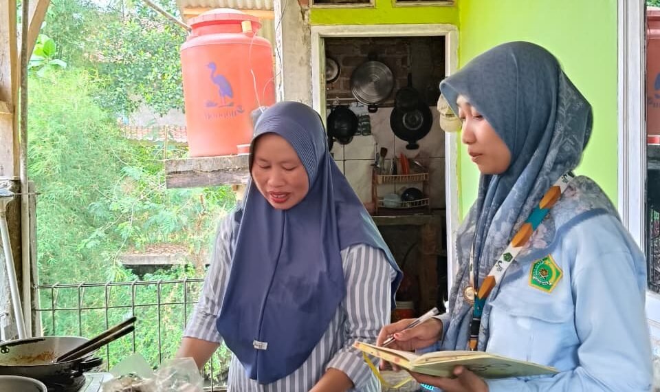 Penyuluh KUA Cicantayan Dorong Pelaku Usaha Tingkatkan Kesadaran Sertifikasi Halal